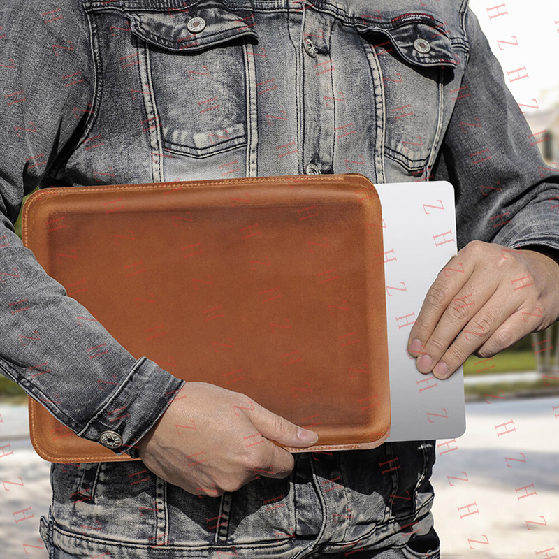 حافظة لابتوب من الجلد الطبيعي  - مراجعة Laptop Sleeve وسعره