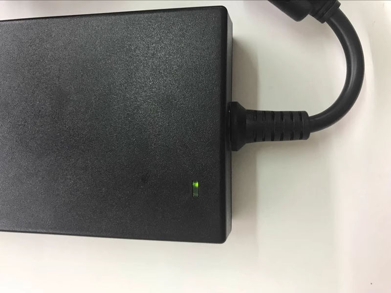 محول تيار متردد دلتا ADP-180MB - مراجعة Laptop Charger وسعره
